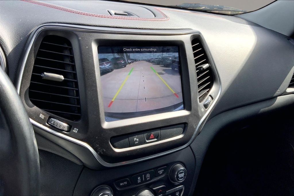 Used 2020 Bright White Clearcoat Jeep Trailhawk image 20