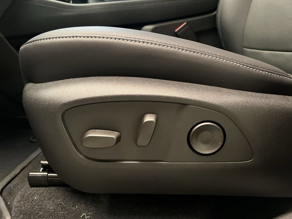 2026 Chevrolet Traverse LT - Photo 12