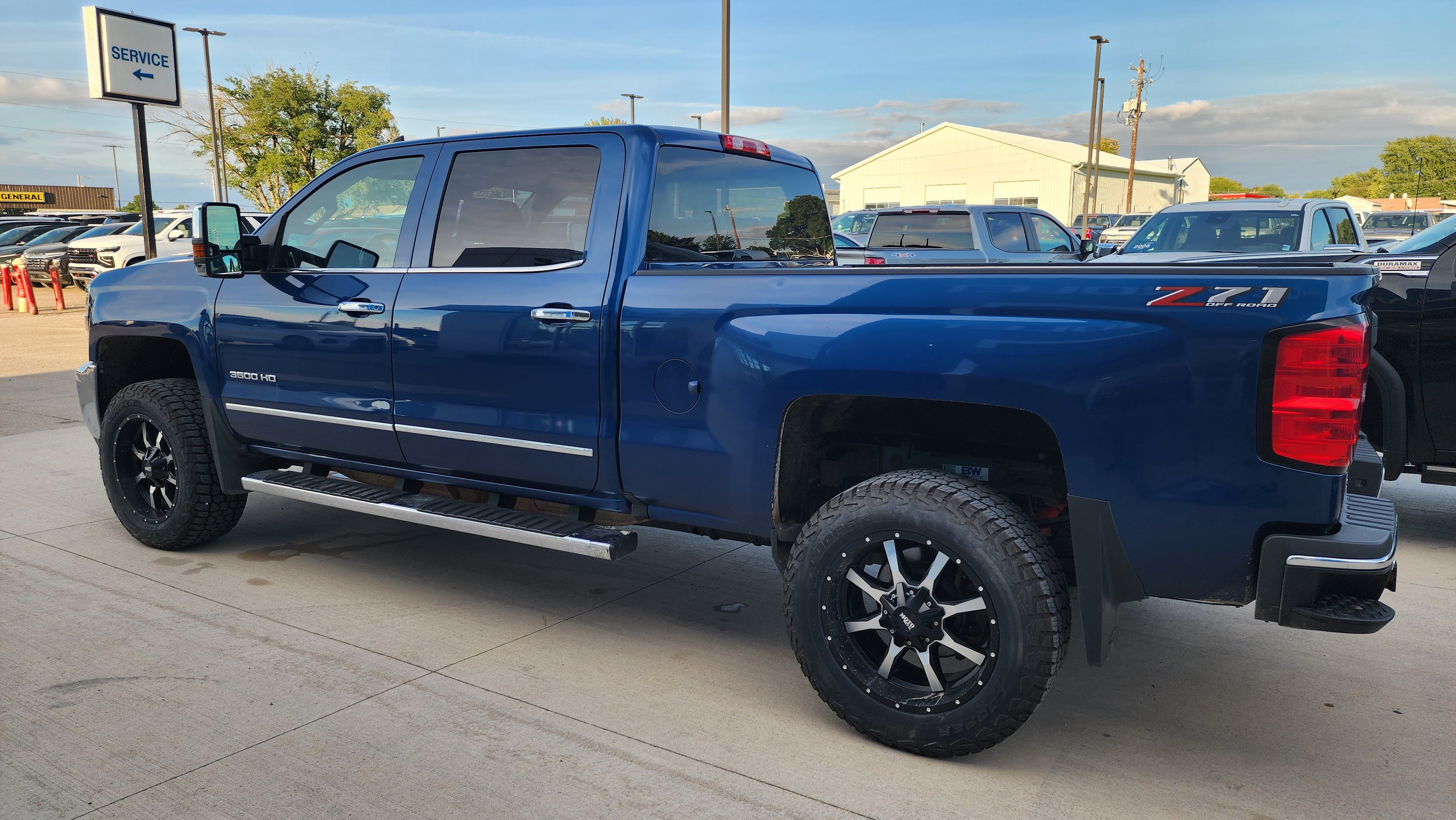Certified Used 2019 DEEP OCEAN BLUE METALLIC Chevrolet LTZ image 6