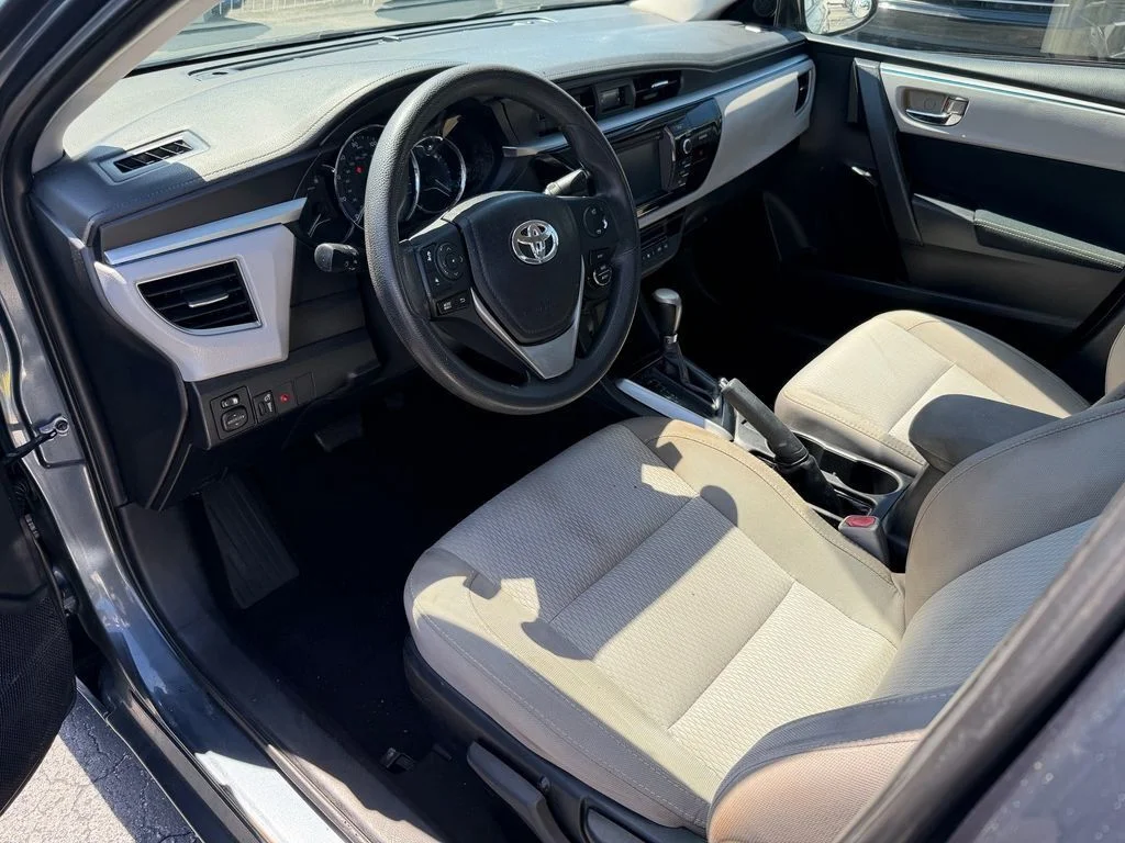 Used 2015 Gray Toyota LE image 11