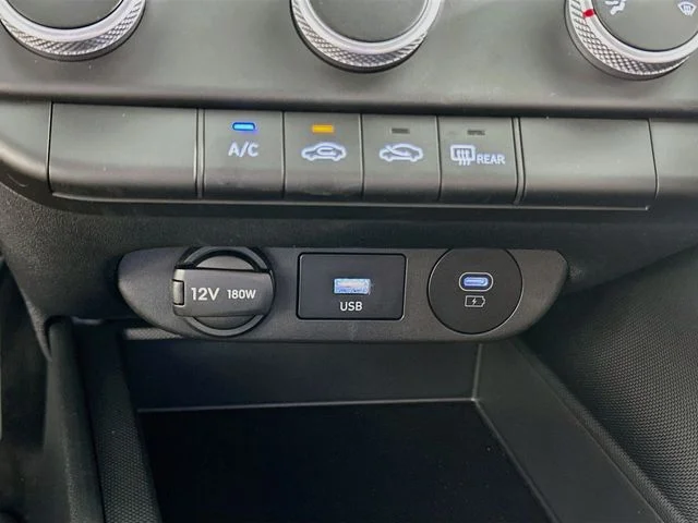 New 2026 Hyundai ELANTRA SE