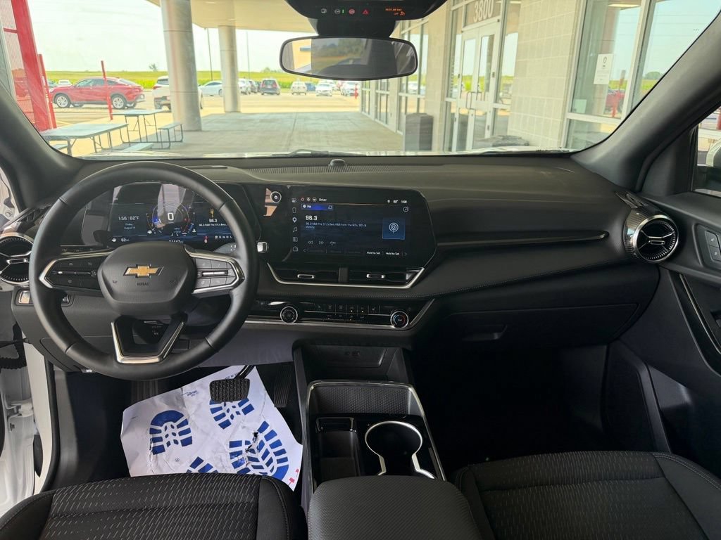 Used 2025 Summit White Chevrolet LT image 21