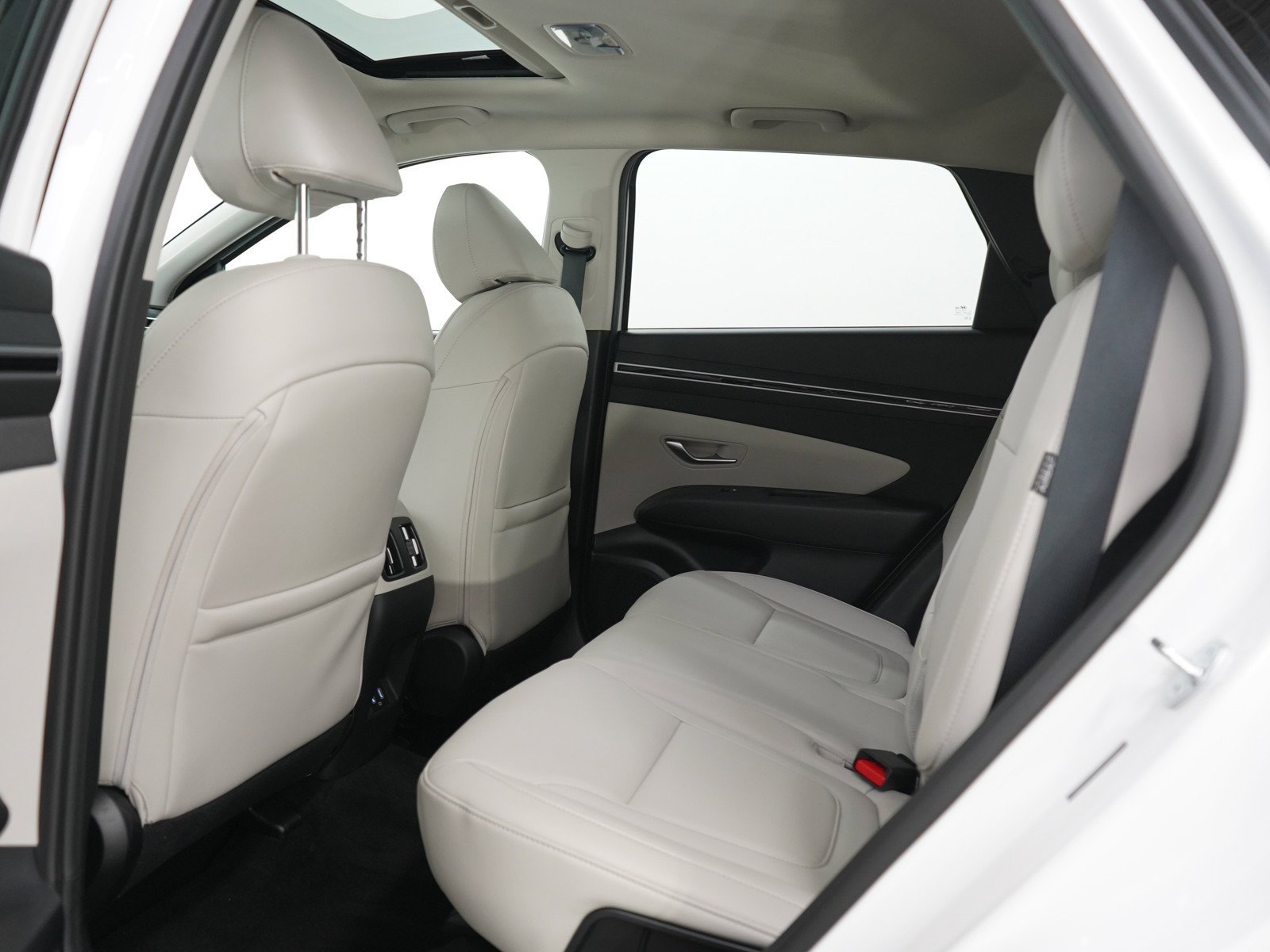 Used 2024 White Pearl Hyundai SEL AWD *Ltd Avail* image 16
