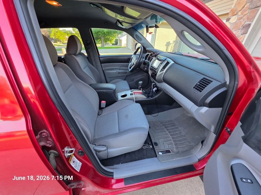 Used 2015 Red Toyota Base image 21