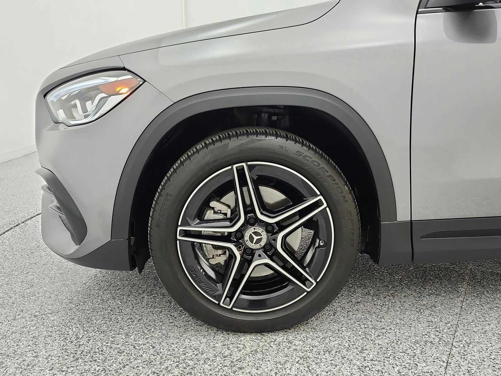 Used 2022 Mountain Grey Metallic Mercedes-Benz GLA 250 SUV image 17