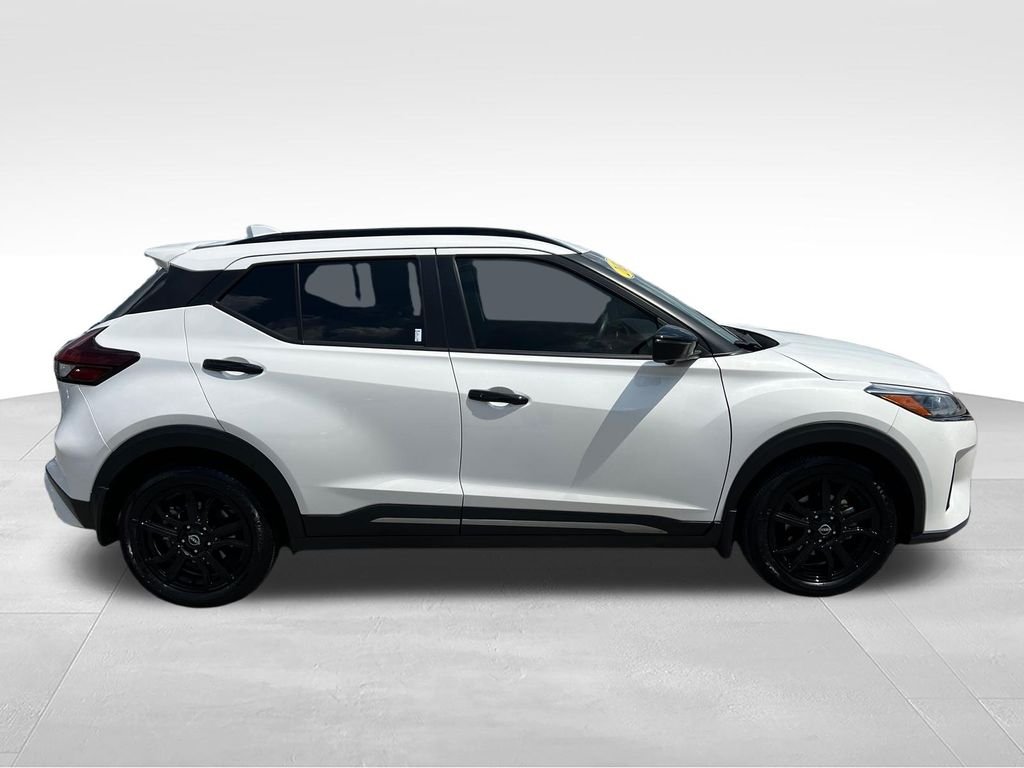 Used 2024 White Nissan SR image 6