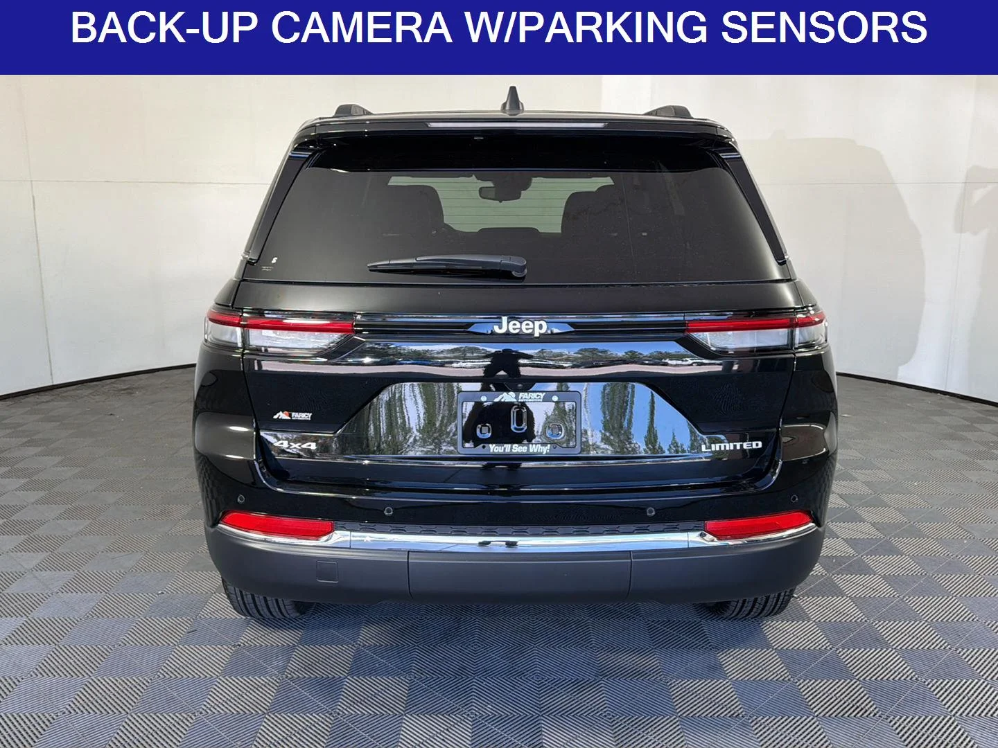 Used 2024 Diamond Black Crystal Pearlcoat Jeep Limited image 6