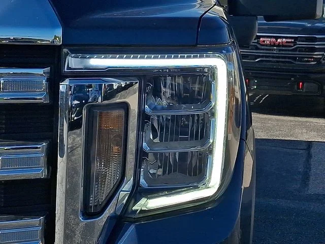 Used 2022 Blue GMC SLE image 9