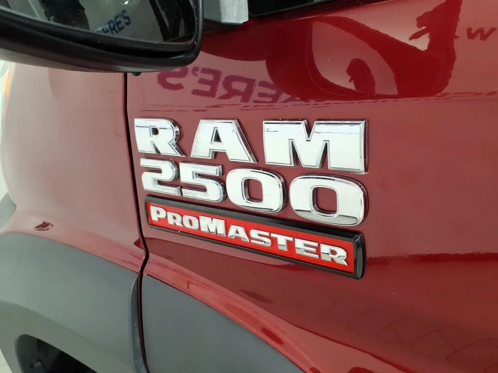Used 2015 Red Ram High Roof image 9