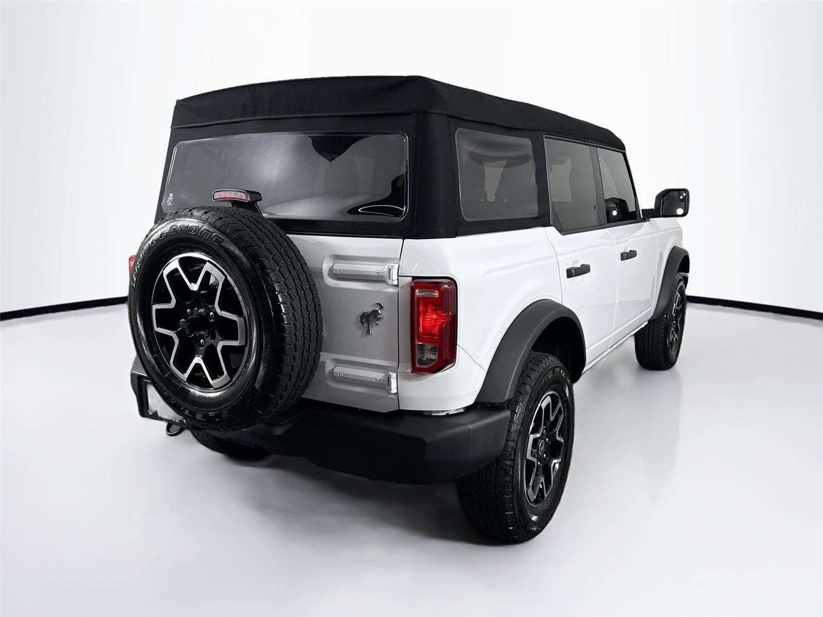 Used 2025 Oxford White Ford Base image 2