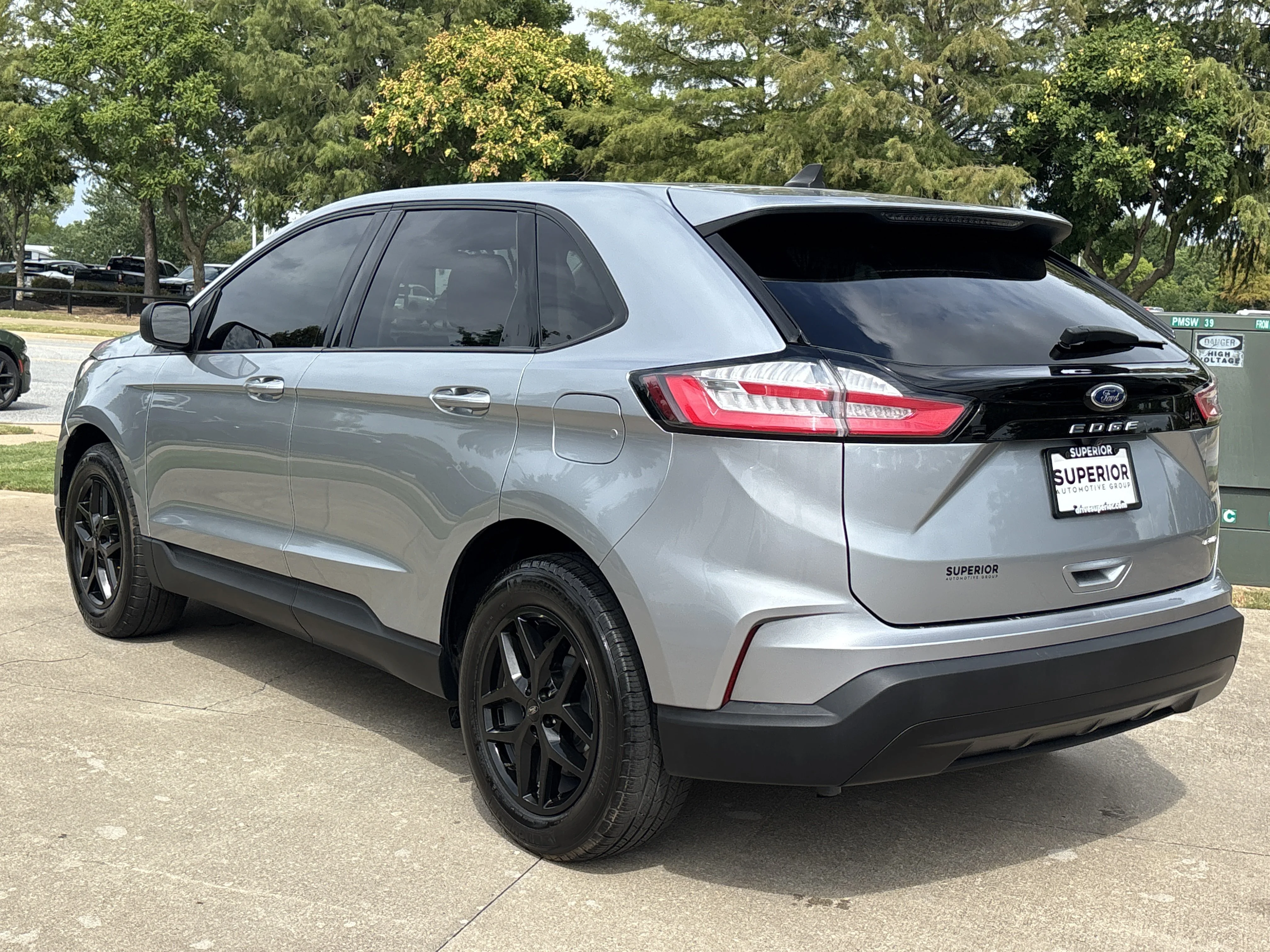 Used 2023 Iconic Silver Metallic Ford SE AWD image 8