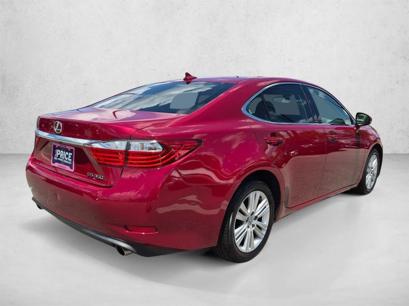 Used 2014 Matador Red Mica Lexus  image 5