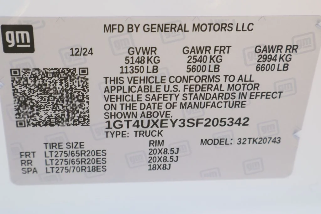 Used 2025 White GMC Denali Ultimate image 39