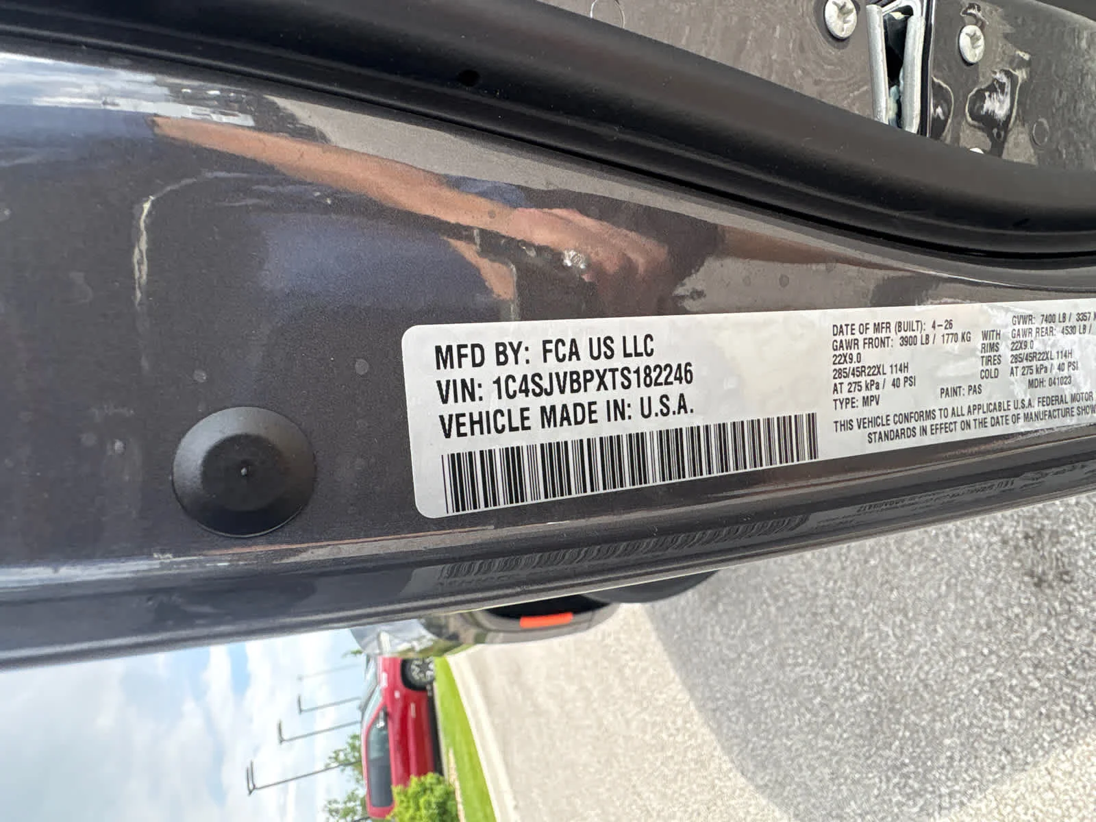 New 2026 Baltic-Gray Metallic Clear-Coat Exterior Paint Jeep Limited Reserve image 32