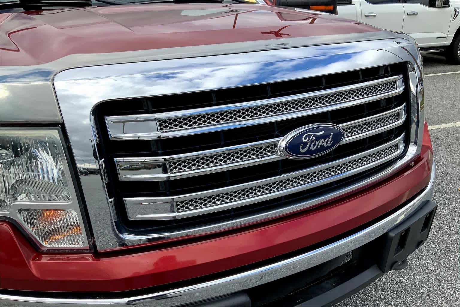 Used 2013 Ruby Red Metallic Tinted Clearcoat Ford Lariat image 29