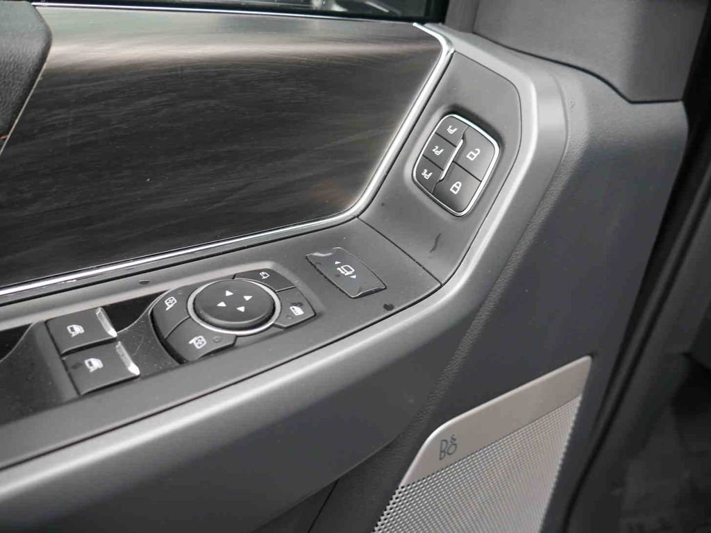 Used 2024 Black Ford Lariat image 31