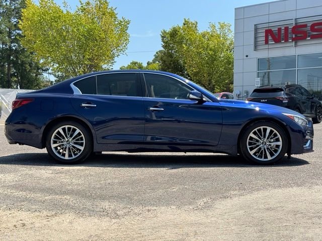 Used 2022 Grand Blue INFINITI LUXE image 8