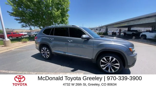 Used 2019 Silver Volkswagen SEL Premium image 9