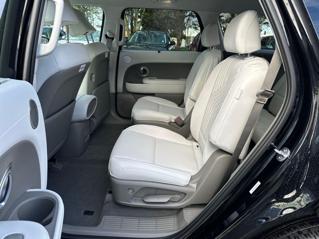 New 2026 Black Hyundai SEL 7P image 15