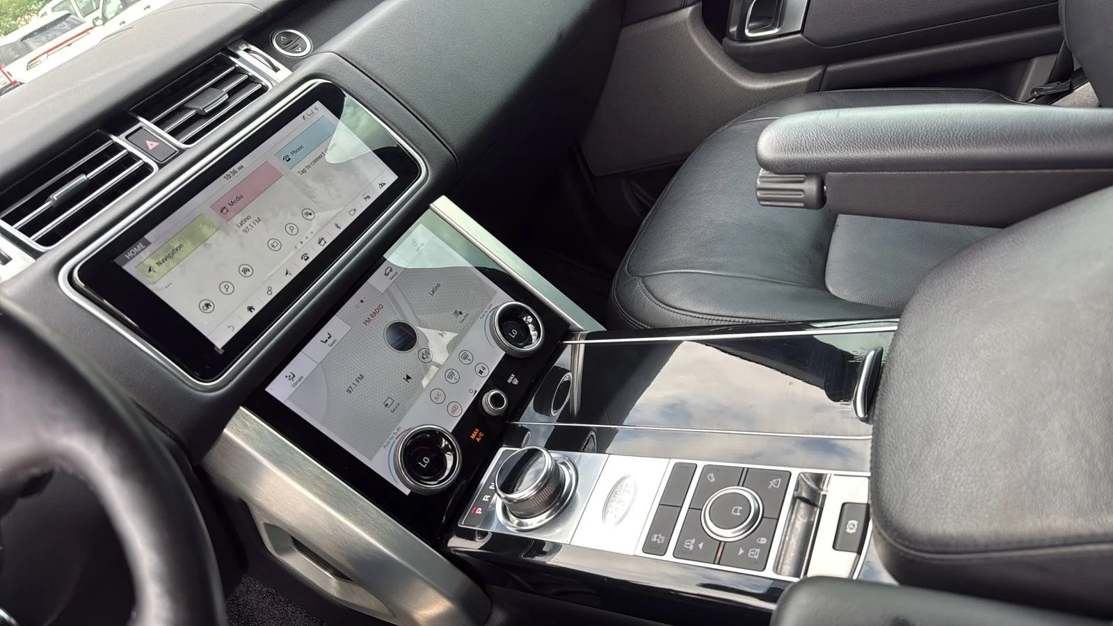 Used 2019  Land Rover 3.0L V6 Supercharged image 17