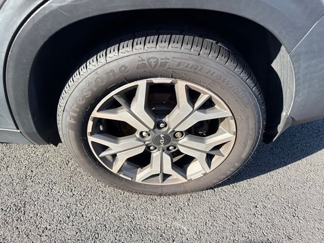 Used 2022 Gray Kia EX image 5