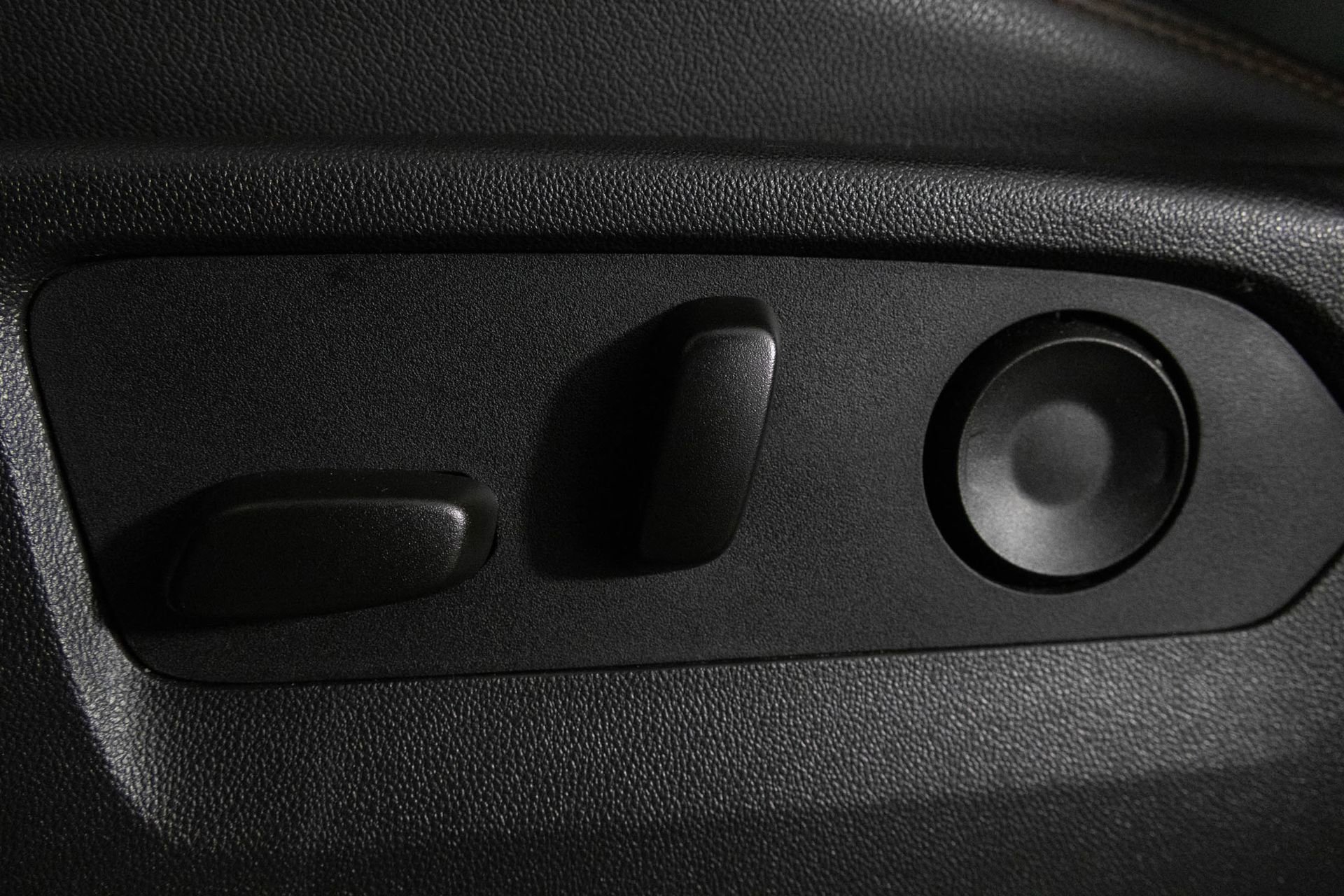 2024 GMC SIERRA - Image 18