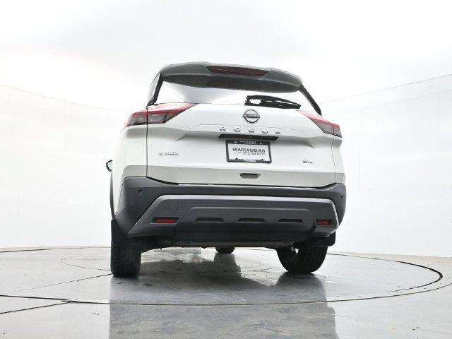 Used 2023 White Nissan SL image 31