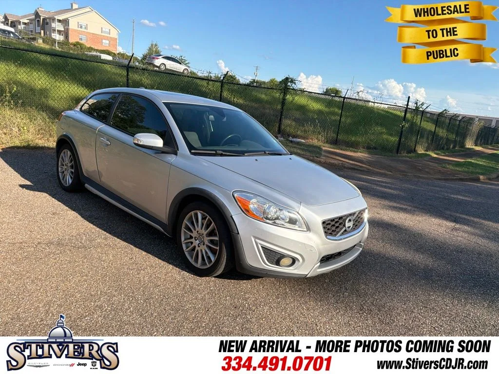 Used 2011  Volvo T5 image 1