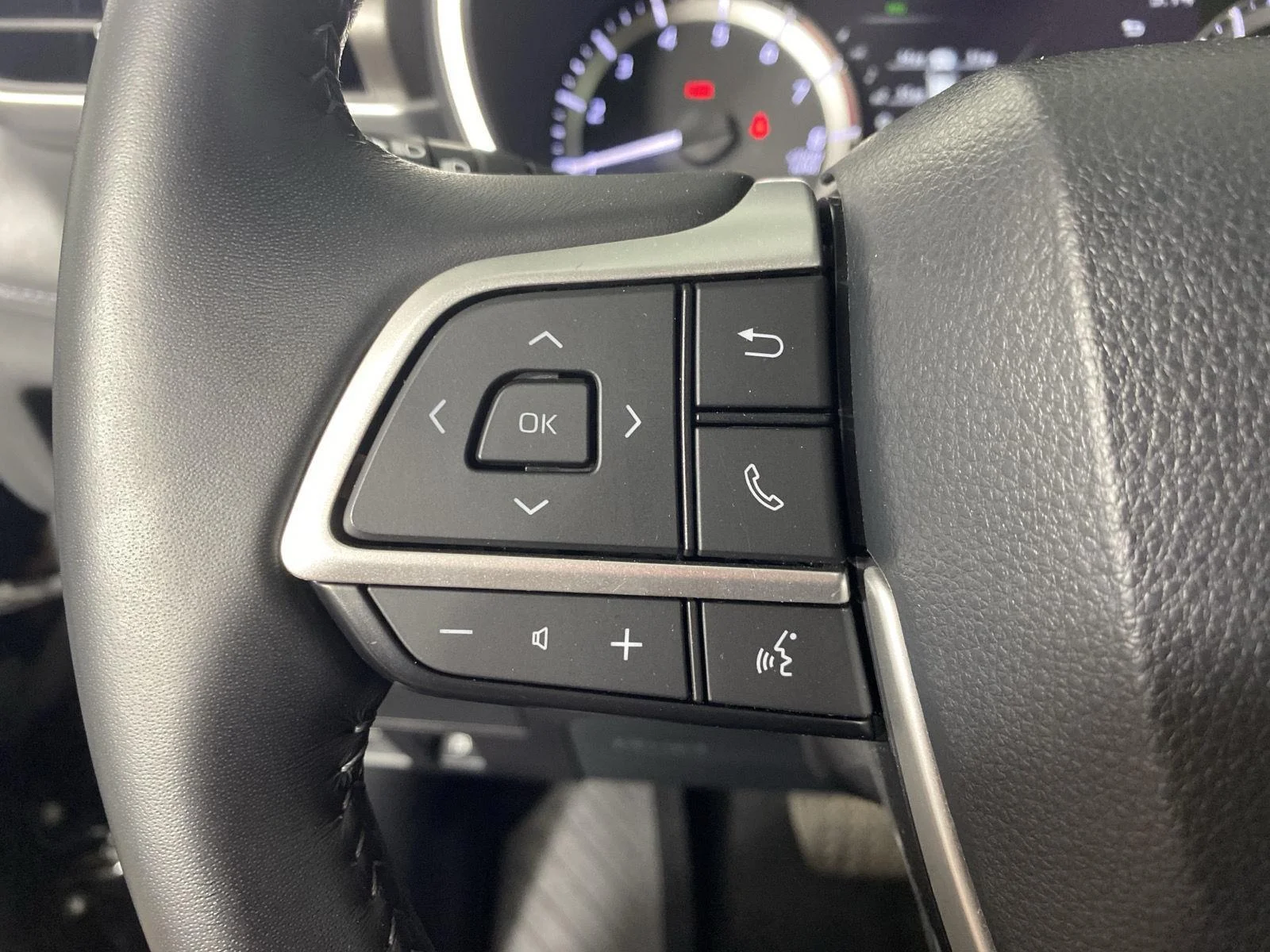 Used 2023 Midnight Black Metallic Toyota XLE image 16