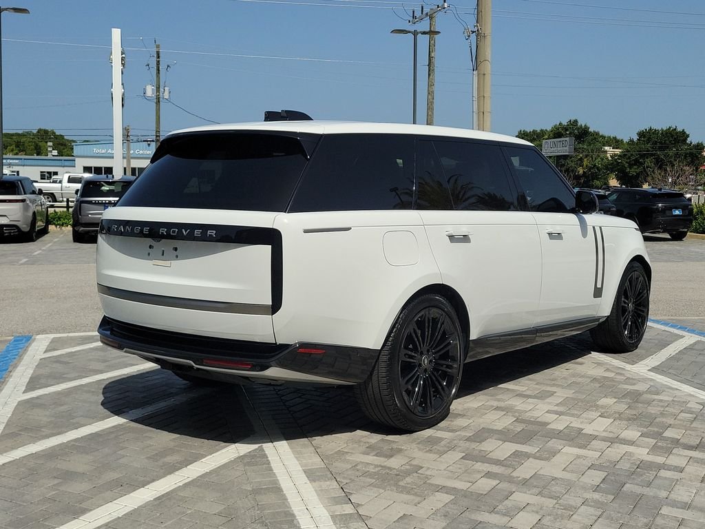 Certified Used 2025 White Land Rover SE image 5