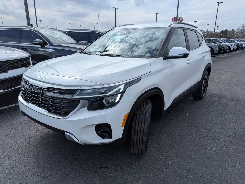 New 2026 White Kia EX image 3
