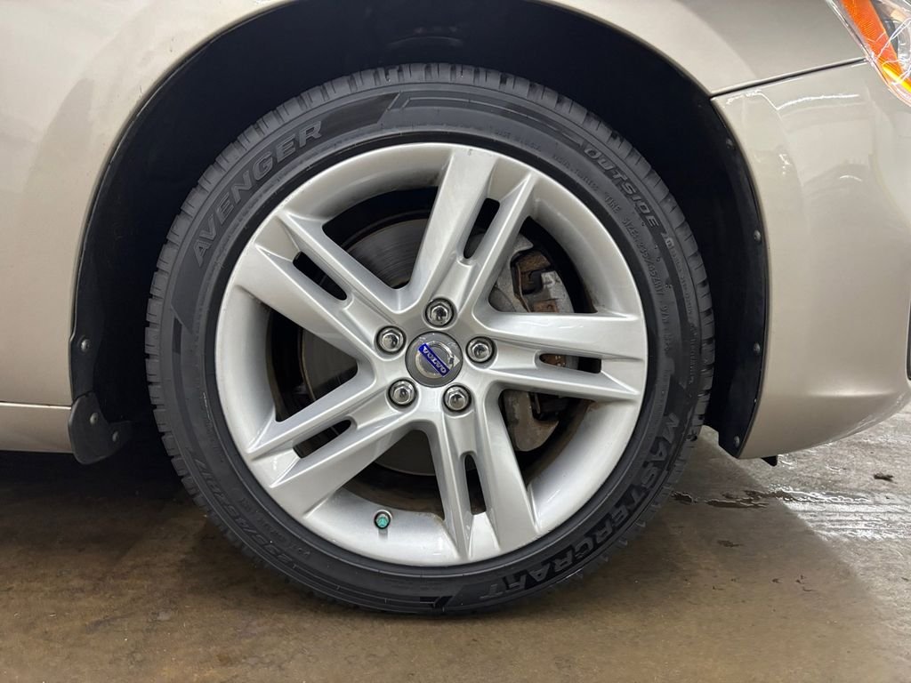 Used 2015 Seashell Metallic Volvo T5 Premier image 33