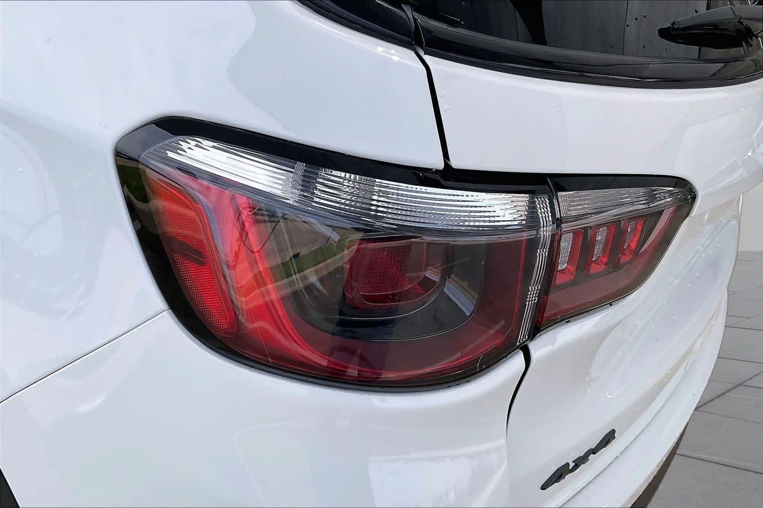 Used 2025 Bright White Clearcoat Jeep Trailhawk image 27