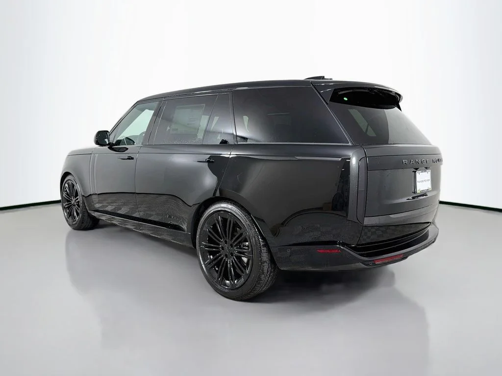 New 2026 Santorini Black Land Rover SE 7 Seats image 7