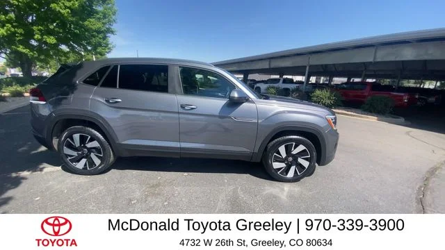 Used 2024 Gray Volkswagen 2.0T SE w/Technology image 8