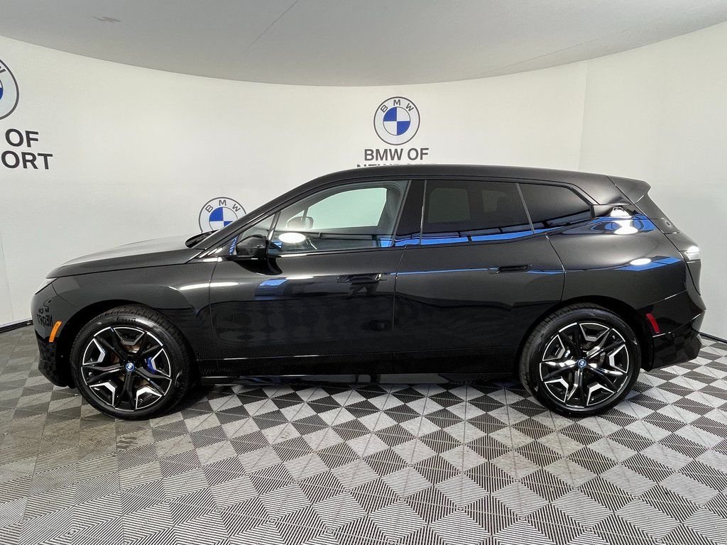 Used 2025 Black BMW xDrive50 image 13