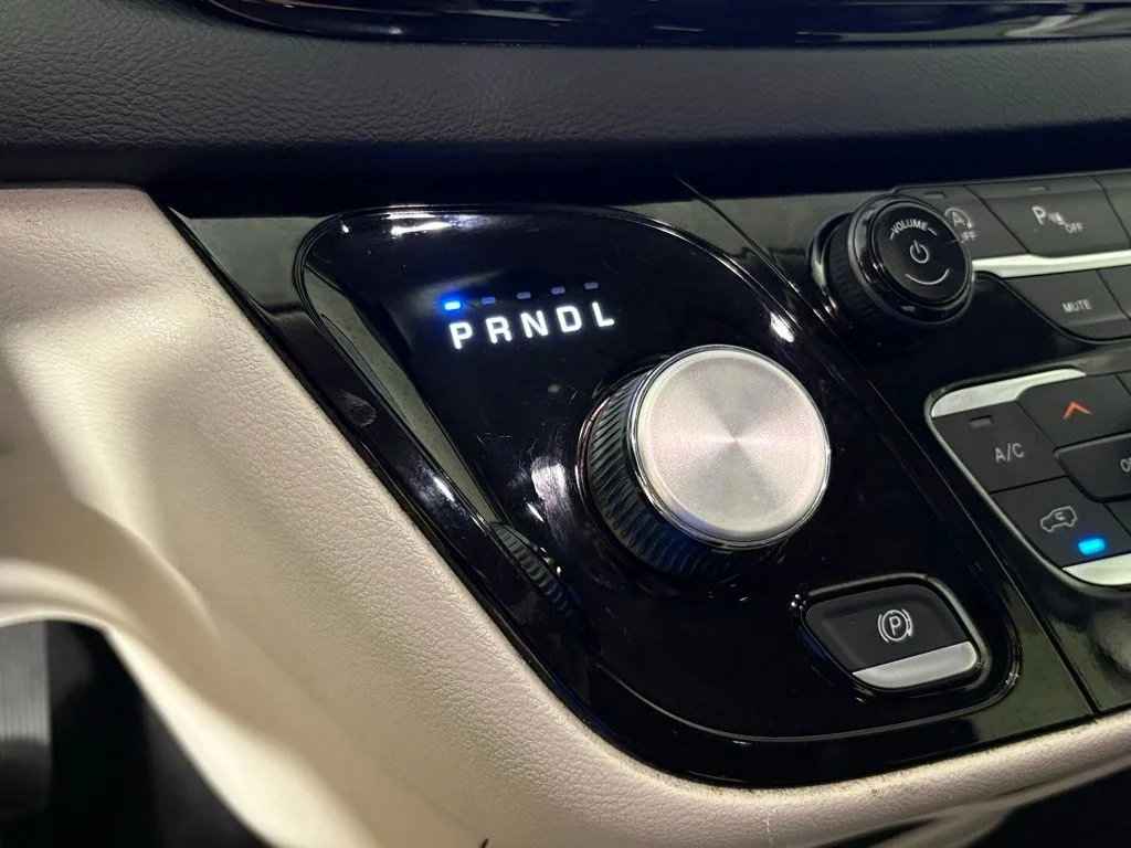 Used 2023 Black Chrysler Touring L image 28