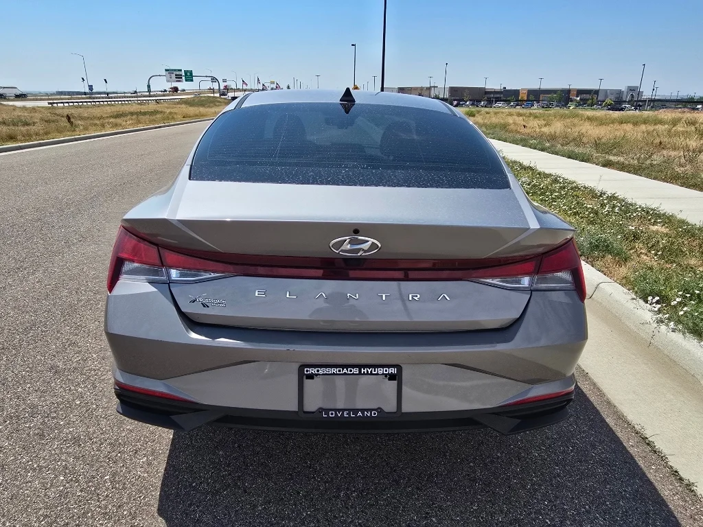 Used 2023 Fluid Metal Hyundai SEL image 4