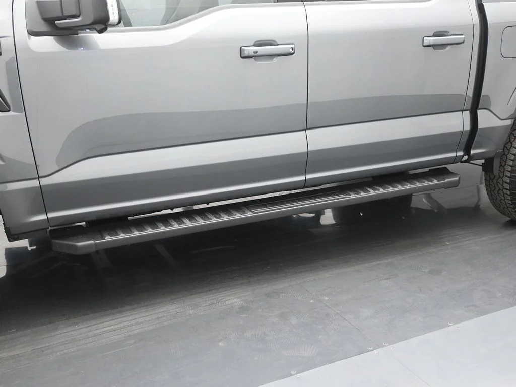 New 2026 Carbonized Gray Metallic Ford XLT image 24
