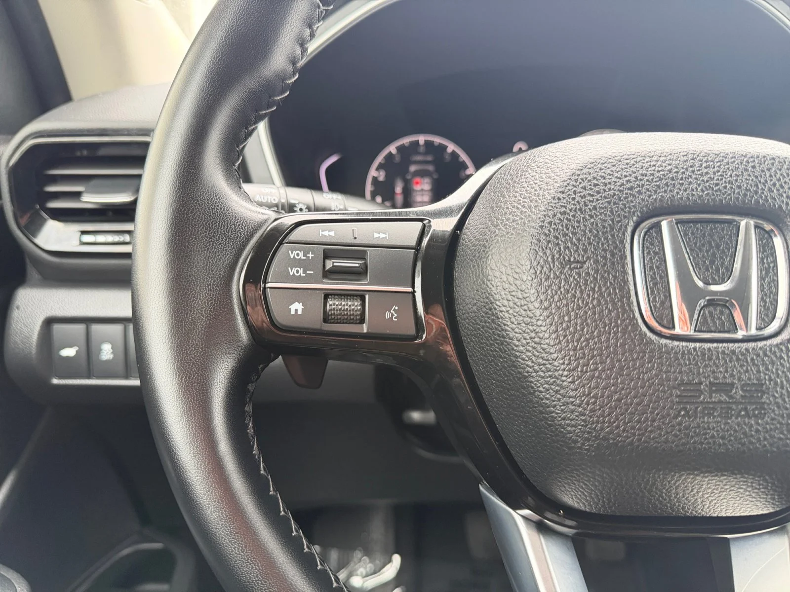 Certified Used 2024 White Honda Touring image 11