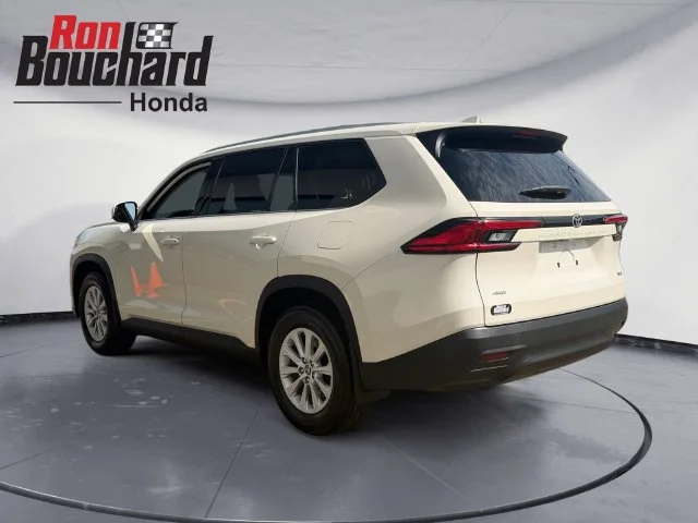 Used 2024 White Toyota XLE image 4