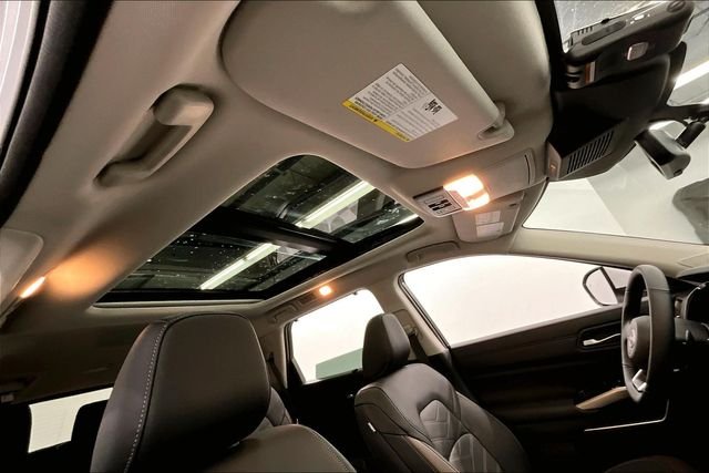 New 2025 Everest White Pearl Tricoat Nissan Platinum image 35
