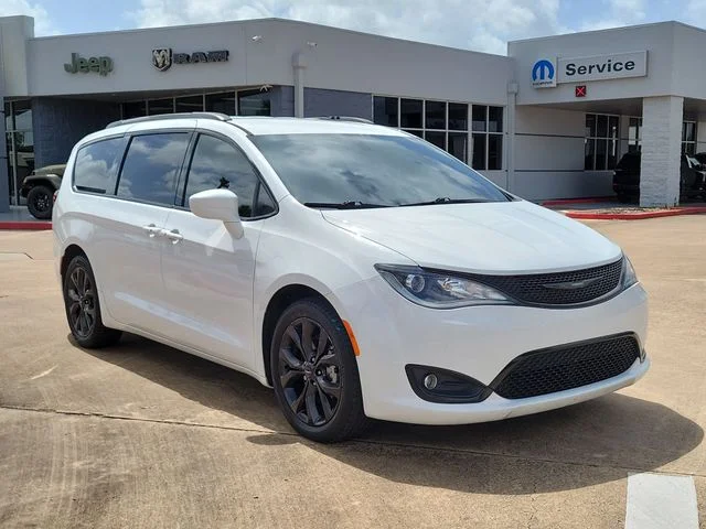 2020 Chrysler Pacifica Touring