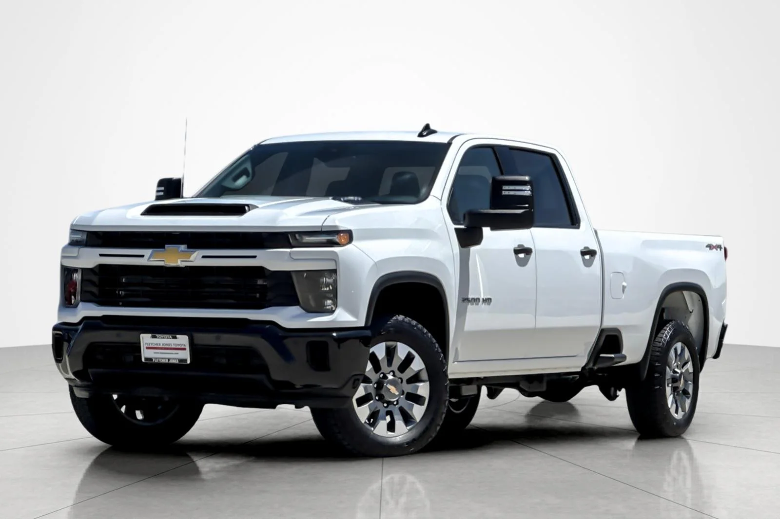 2025 Chevrolet Silverado HD Custom 4WD Crew Cab Standard Box's photo