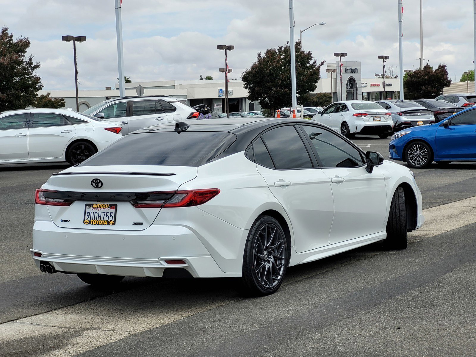 Used 2025  Toyota  image 4