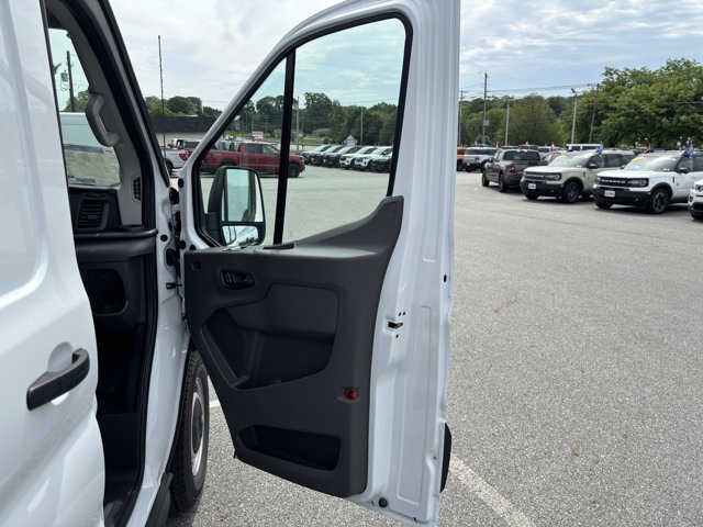 New 2026 Oxford White Ford Cargo Van image 31
