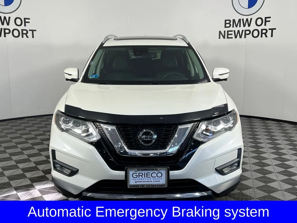 Used 2020 White Nissan SL image 7