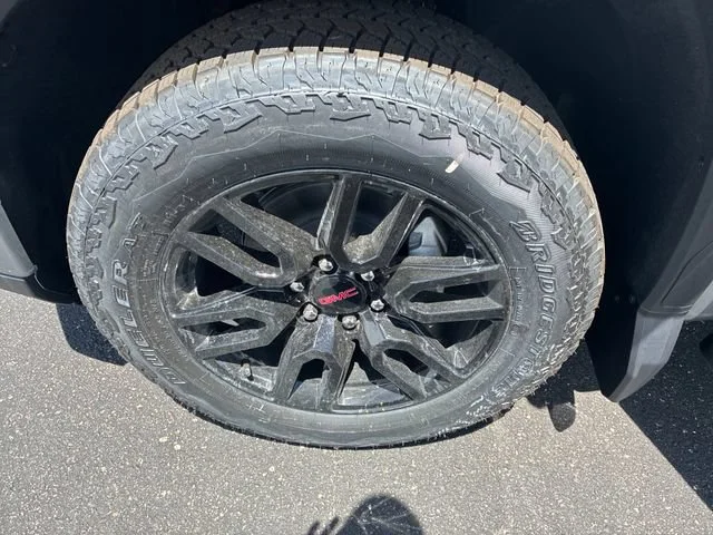 New 2026 Sterling Metallic GMC Elevation image 30