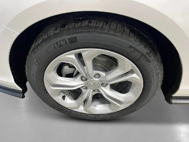New 2026 Platinum White Pearl Honda LX image 10