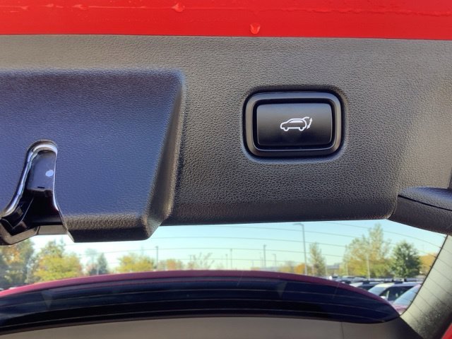 Used 2022 Calypso Red Hyundai SEL image 16